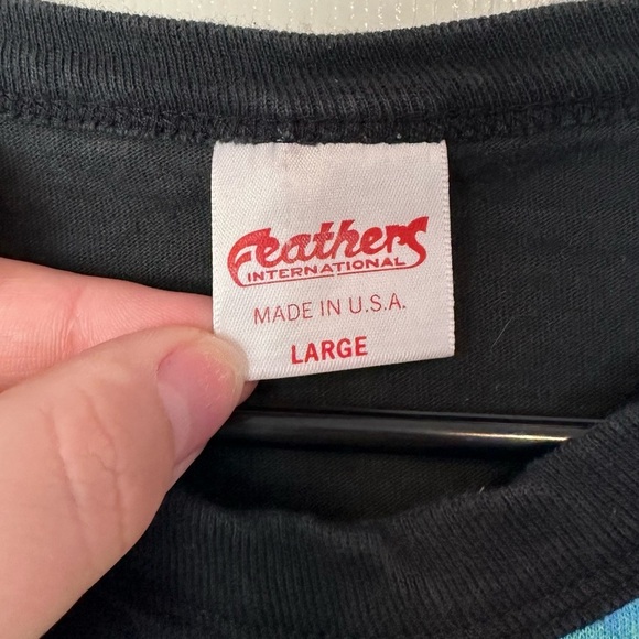 VTG Feathers International Single Stitch T-Shirt Marco Island Size L Neon Black - Picture 8 of 9